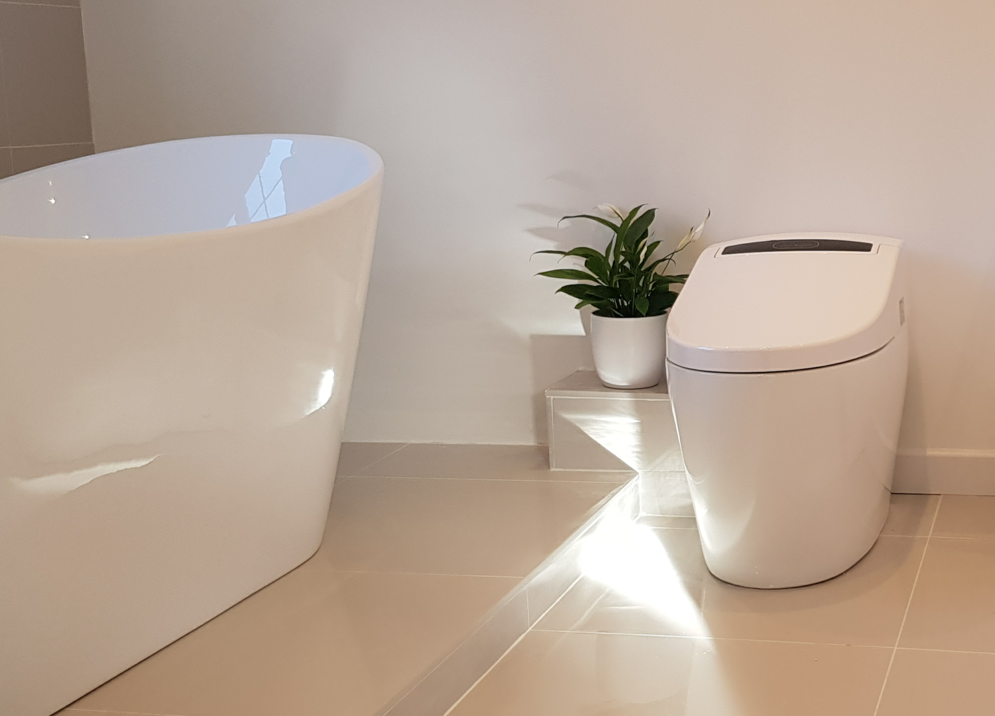 FLORY EU Bidet Electric Digital Intelligent Toilet Seat UK-STANDARD FDB600 Energy-Saving Technology,Eco-Friendly,Water & Seat Heater,Warm Air Dry-Elongated